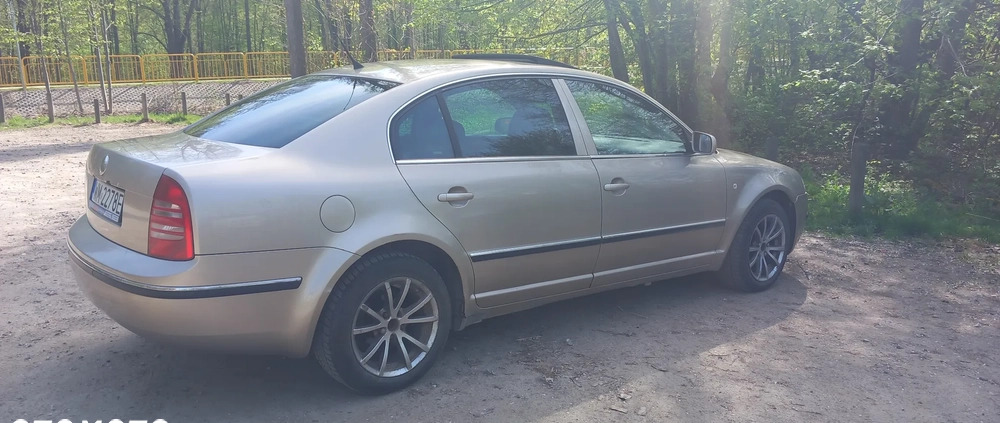 Skoda Superb cena 7700 przebieg: 285000, rok produkcji 2004 z Hajnówka małe 67